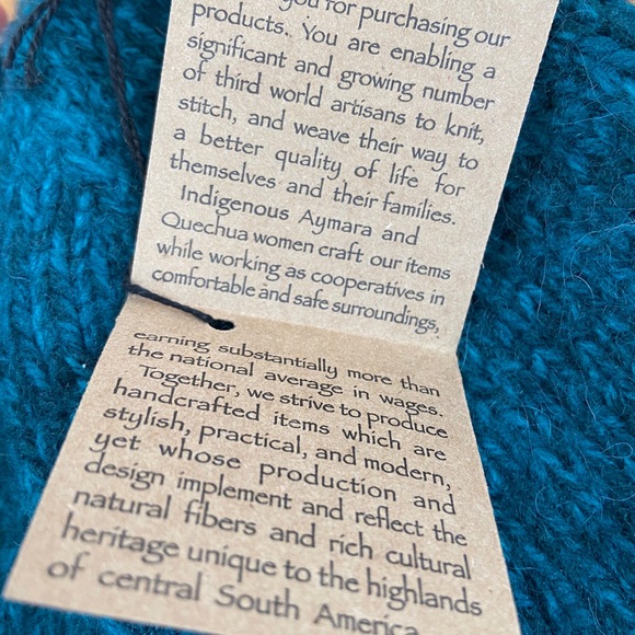 NWT Teal Turquoise Handmade Soft Flower Winter Hat - Picture 4 of 4